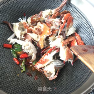 Stir-fried Sea Crab with Hang Pepper recipe