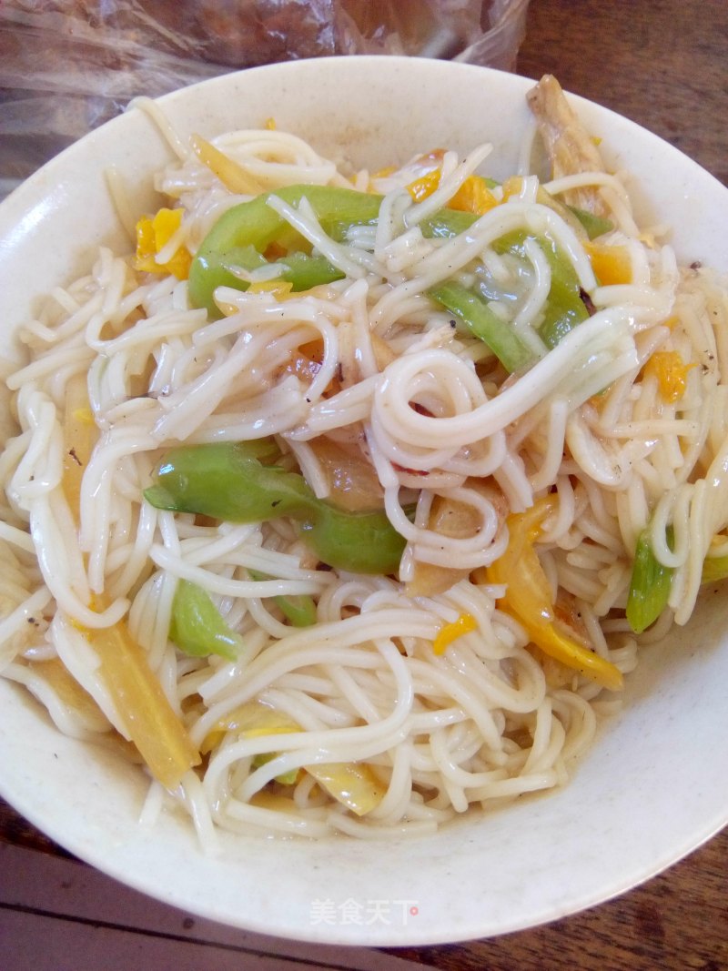 Stir-fried Noodles with Cabbage and Pork recipe