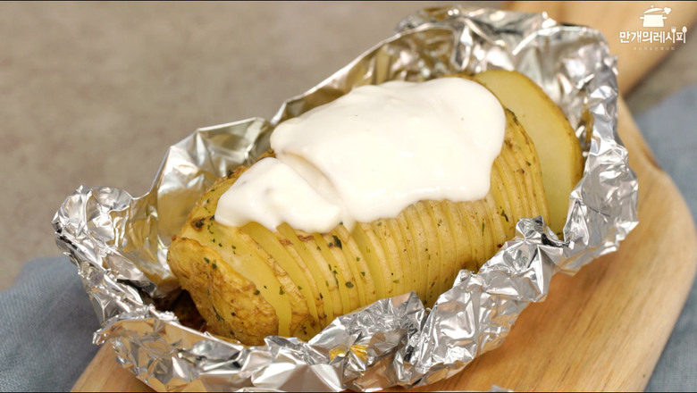 Baked Potatoes with Butter recipe