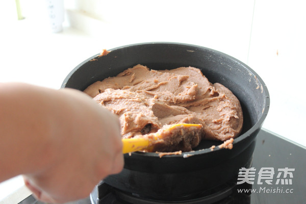 Mooncake with Lotus Seed Paste and Egg Yolk recipe