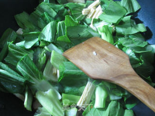 Stir-fried Cabbage Cores with Soy Pork and Yuba recipe