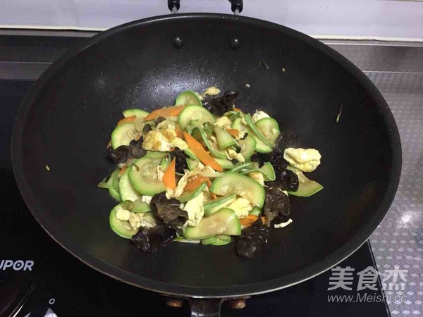 Zucchini and Seasonal Vegetables Stir-fry recipe