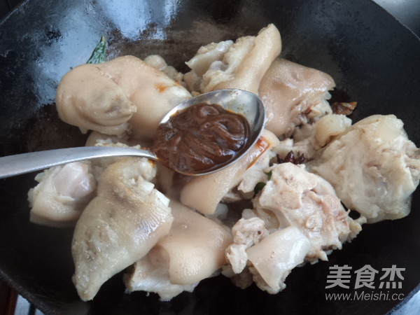 Soy Roast Pork Feet recipe