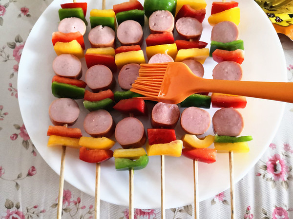 Colorful-pepper Sausage Skewers recipe