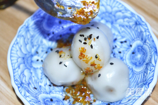 Osmanthus Fragrans and Bean Paste Dumplings—sweet Steamed, Must-eat During The Winter Solstice recipe