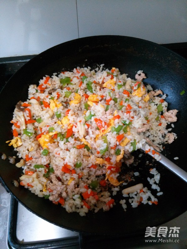 Fried Rice with Mushrooms and Shredded Pork recipe