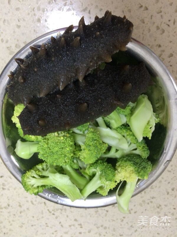 Sea Cucumber Stewed Broccoli recipe