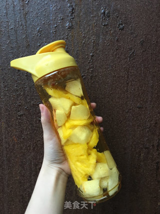 Pineapple and Sydney Juice recipe
