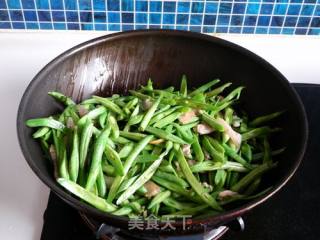 Braised Noodles with Beans recipe