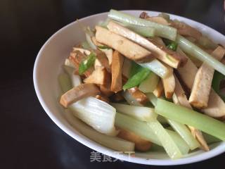 Celery Stir-fried Tofu recipe