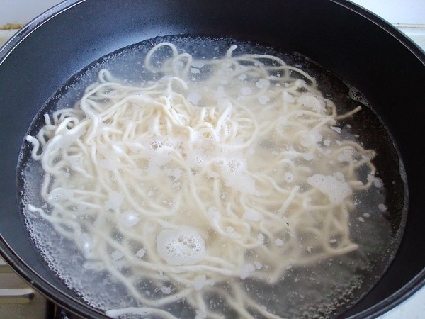 Spicy Egg Stir-fried Strips recipe