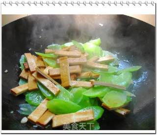 Lettuce Sautéed and Dried recipe
