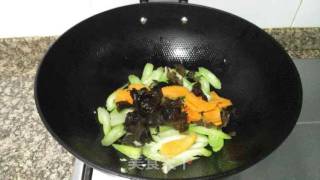 Fried Celery with Yuba recipe