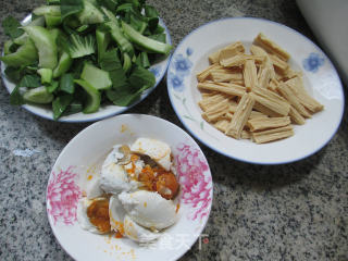 Stir-fried Vegetables with Salted Duck Egg and Yuba recipe