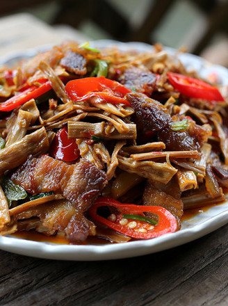 Stir-fried Twice-cooked Pork with Dried Bamboo Shoots recipe