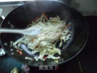 Stir-fried Noodles with Cabbage recipe