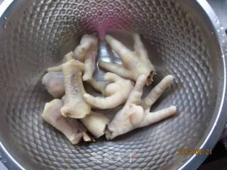 Peanut Stewed Chicken Feet recipe