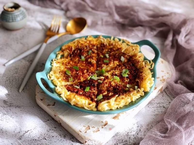 Instant Noodle Omelette recipe