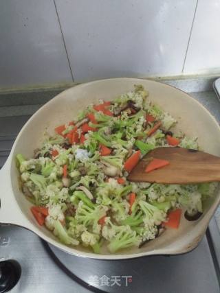 Stir-fried Organic Cauliflower with Shiitake Mushrooms recipe