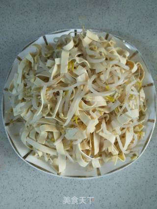 Stir-fried Bean Sprouts with Dried Tofu recipe