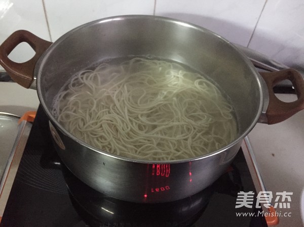 Noodles with Dried Mustard Green Onion recipe