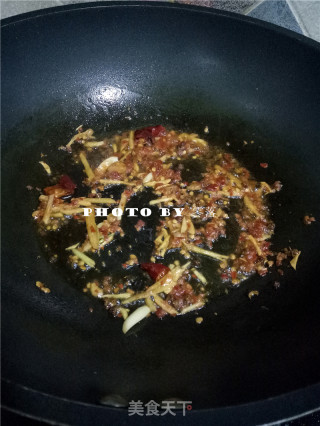 Stir Fried Fungus with Cabbage recipe