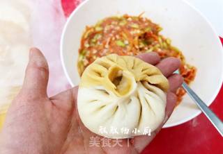 Loofah and Carrot Buns with Minced Meat recipe