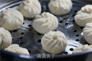 Pork Buns with Mushroom Sauce recipe