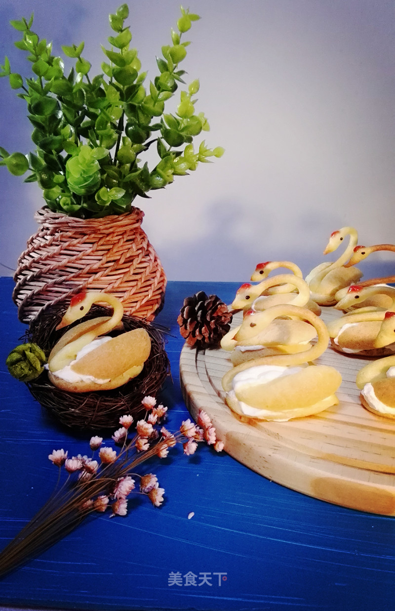 #aca烤明星大赛# Meimei Da Swan Puffs recipe