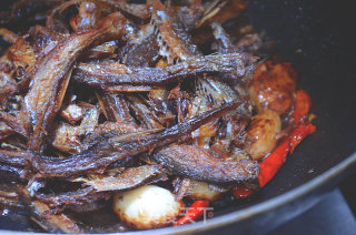 Mountain Brother Came to Cooking Class: Roasted Fish in Oil with Shredded Mountain Pepper recipe