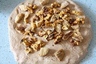 Oil-free and Sucrose-free Fig Walnut Rye Bag recipe