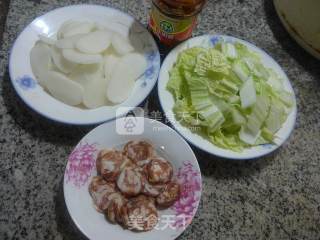 Stir-fried Rice Cake with Spicy Sausage and Cabbage recipe