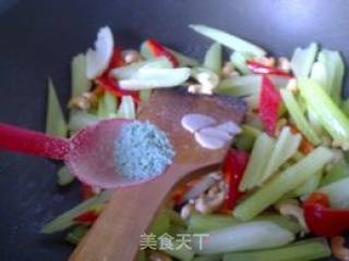 Stir-fried Celery with Cashew Nuts recipe