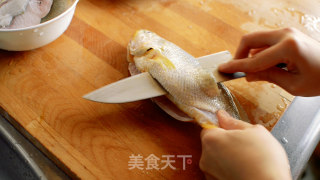 Fish Noodles with Extremely Fresh Pickled Vegetables and Yellow Croaker Noodles recipe