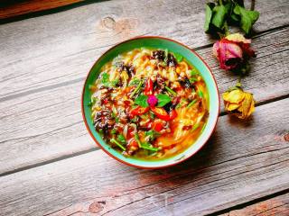 Tomato, Seaweed and Shrimp Skin Noodle Soup recipe