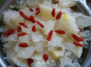 Winter Denoising Holy Product-white Fungus Stewed with Rock Sugar and Sydney recipe