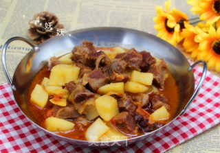 Stewed Beef Brisket with Tomato and Radish recipe