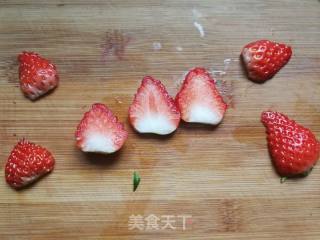 A New Way to Eat Strawberries-tomato Hot Sauce Strawberry recipe