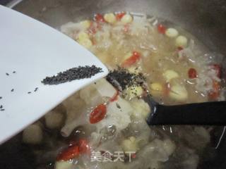 Lanxiangzi Tremella Lianzi Geng recipe