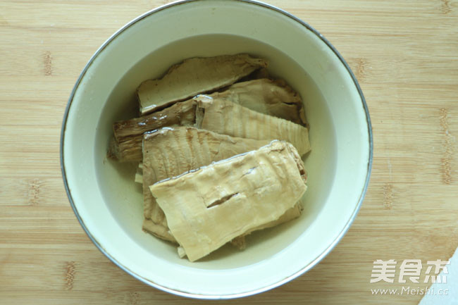 Jiangxi Special Squeezed Bamboo Shoots Dried Pork Bun recipe