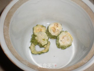 Bitter Gourd Tea for Clearing Away Heat and Removing Fire recipe