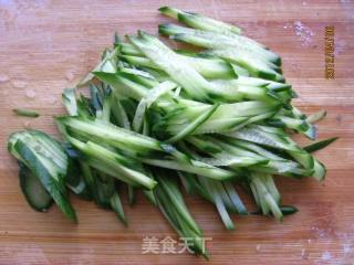 Cucumber Vermicelli Mixed with Sea Rainbow recipe