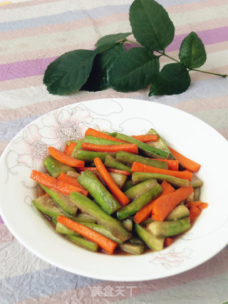 Stir-fried Loofah with Carrots recipe