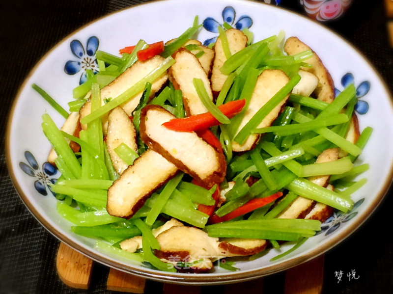 Stir-fried Home-cooked Celery recipe
