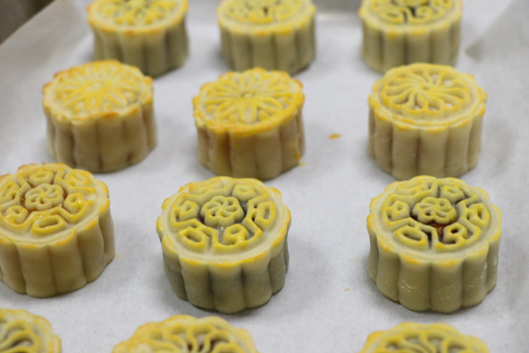 Cantonese Egg Yolk Mooncake recipe