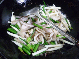 Stir-fried Tripe with Chinese Chives recipe