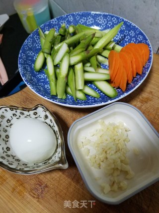 Asparagus with Sauce and Eggs recipe