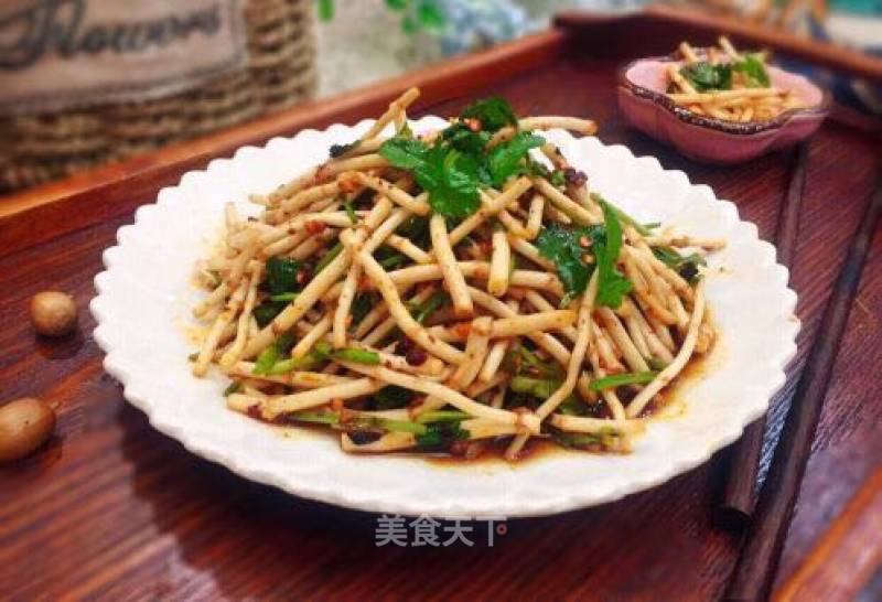 #妈妈的味# Refreshing Dishes and Cold ~ Mixed with Ear Roots recipe