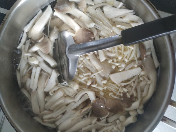 Mushroom Chicken Soup Soba recipe