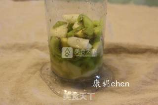Kiwi Pear Juice recipe